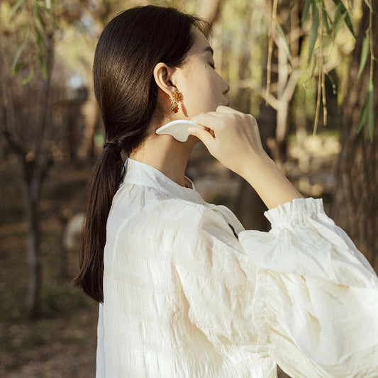 The Gua Sha Ritual That Helps Me Sleep Better—and Wake Up Sharper